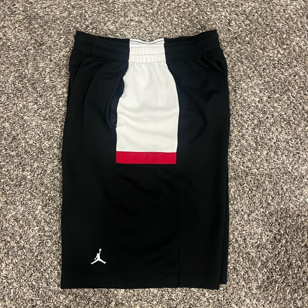 Jordan basketball shorts size large.